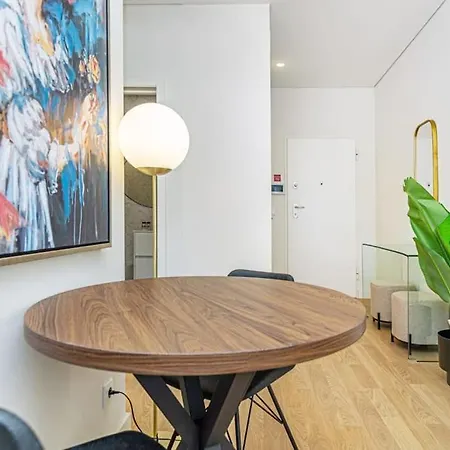 Large Terrace In Paraiso By Innkeeper 波尔图