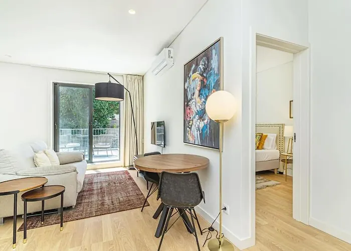 Large Terrace In Paraiso By Innkeeper 波尔图