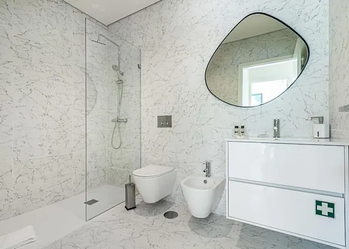 Large Terrace In Paraiso By Innkeeper Oporto